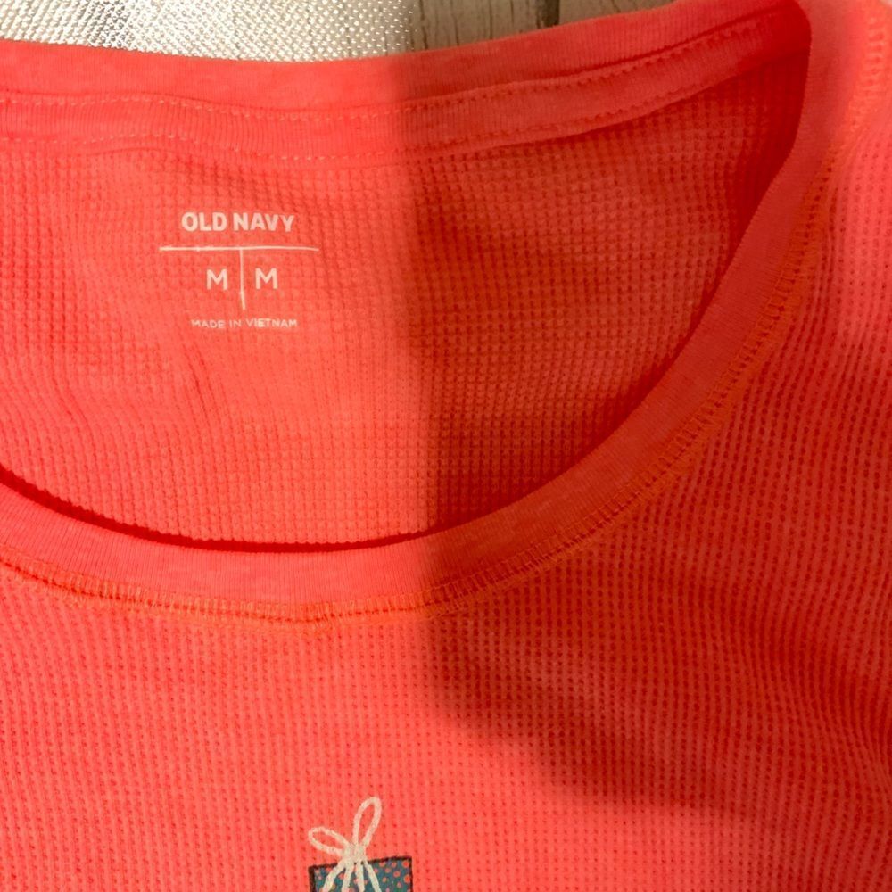 Old Navy Alpaca design pajama set-medium - Picture 4 of 7